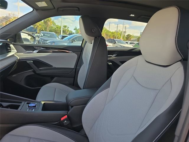 New 2026 Volkswagen Tiguan SE R-Line FWD image 15