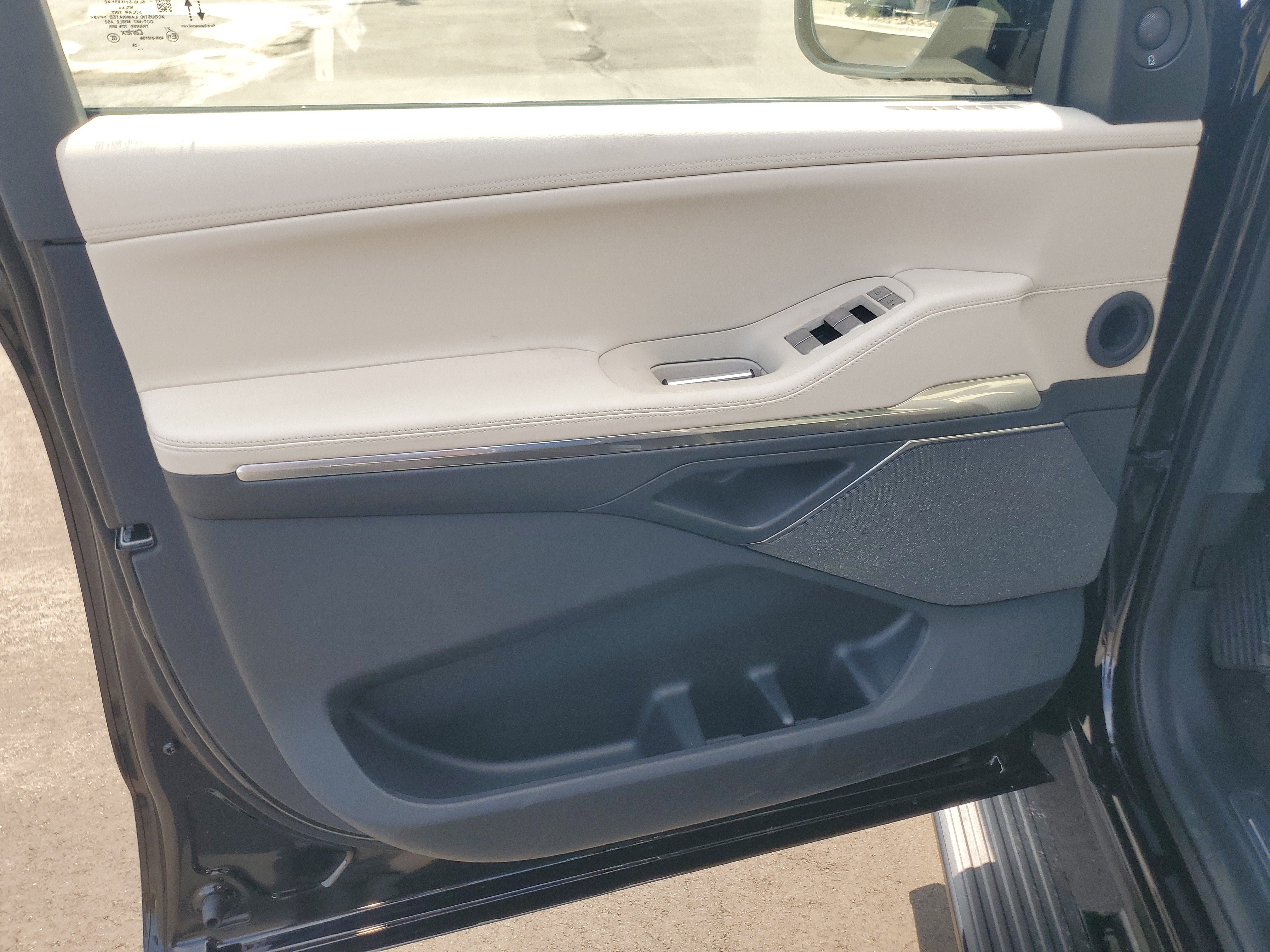 New 2027 Lincoln Navigator Reserve w/ Jet Appearance Package AWD/4WD image 8