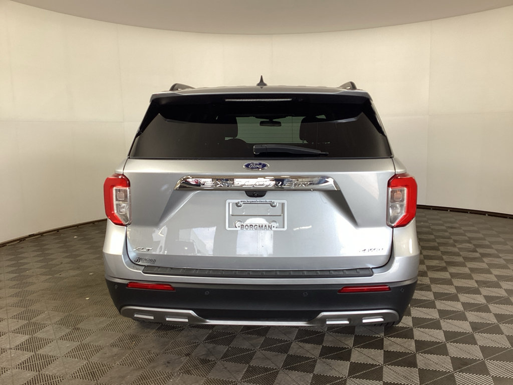 Used 2022 Ford Explorer XLT w/ Equipment Group 202A AWD/4WD image 3