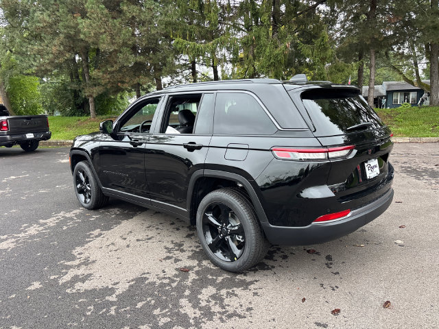 New 2027 Jeep Grand Cherokee Limited AWD/4WD image 4