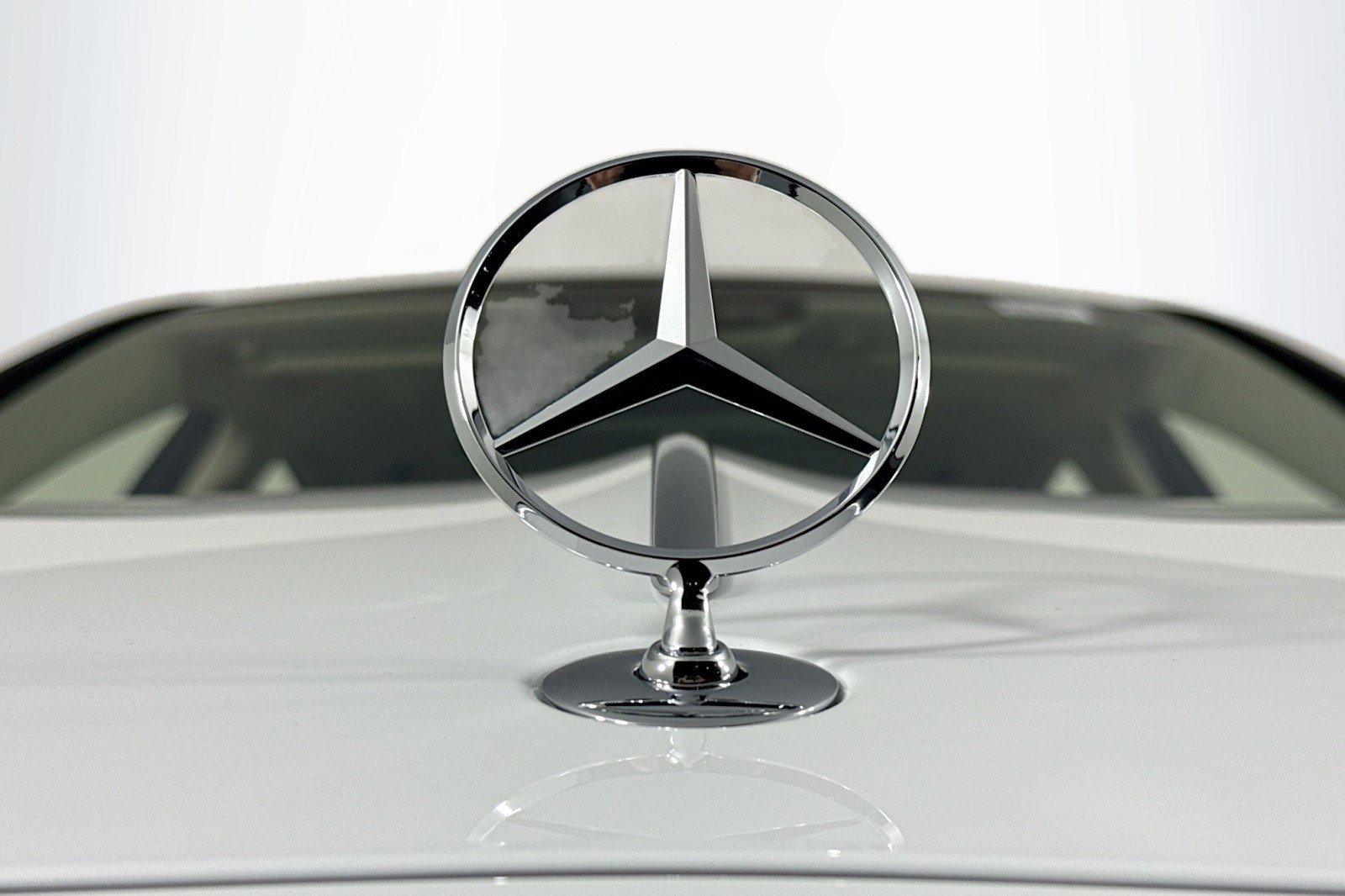 New 2026 Mercedes-Benz Maybach S 580 4MATIC image 14