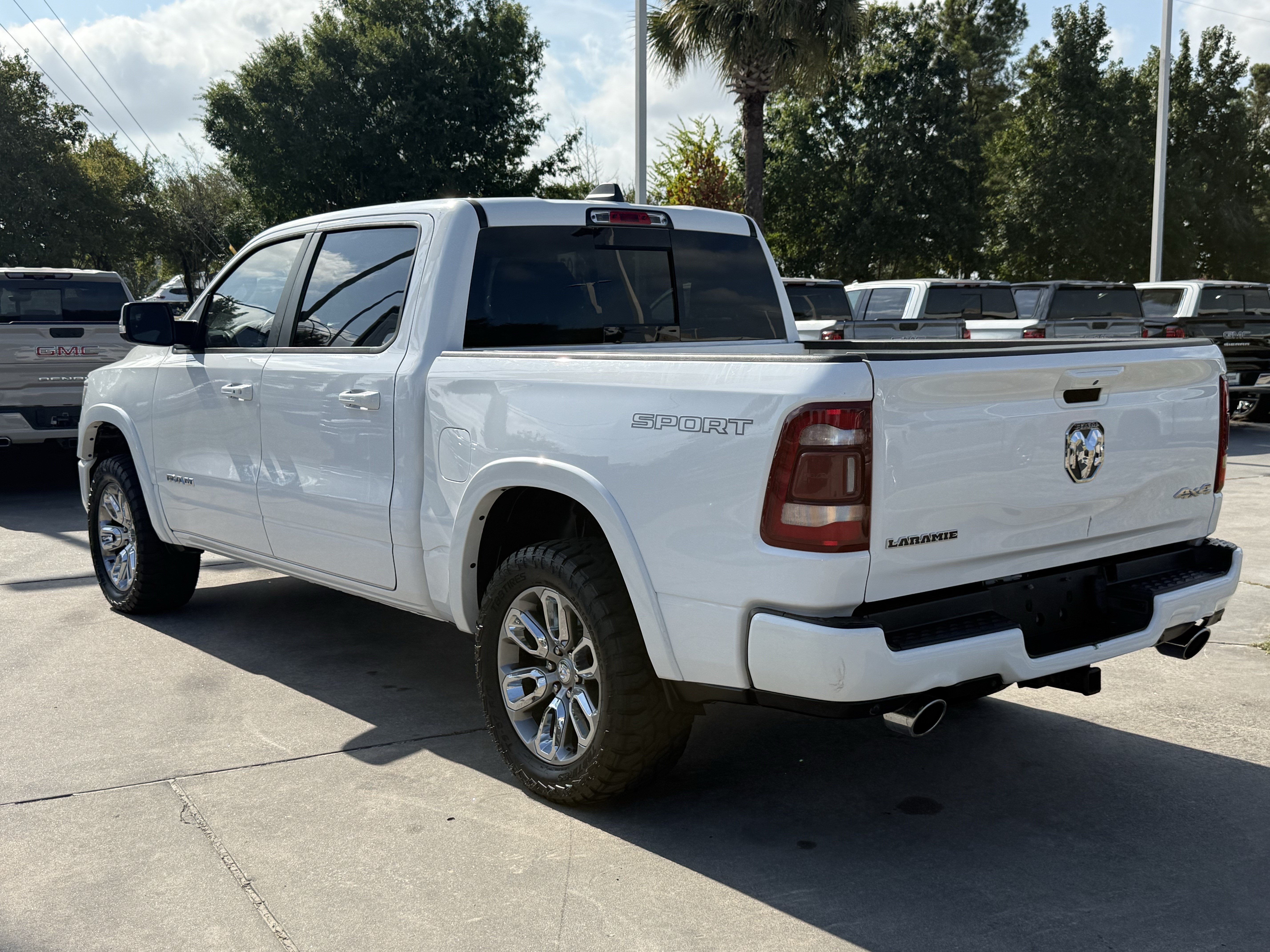 Used 2021 RAM 1500 Laramie w/ Sport Appearance Package AWD/4WD image 7