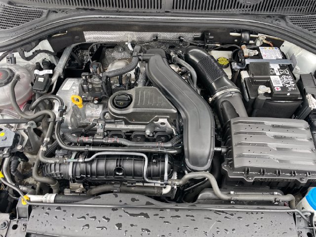 Used 2025 Volkswagen Jetta Sport FWD image 31