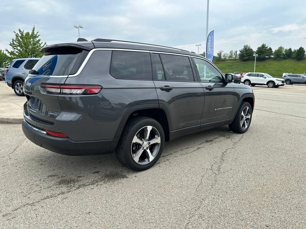 Used 2023 Jeep Grand Cherokee L Limited AWD/4WD image 3