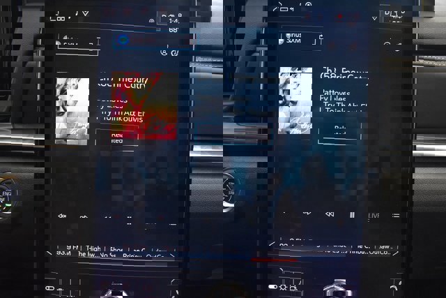 Used 2025 GMC Terrain Elevation image 8