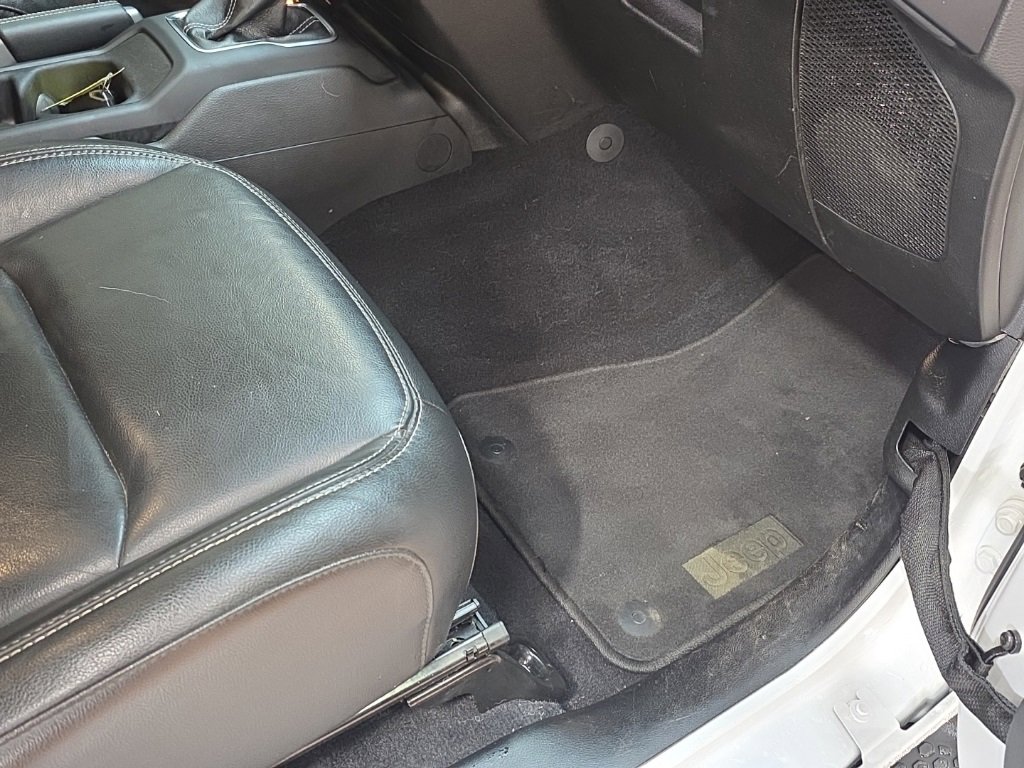 Used 2022 Jeep Wrangler Unlimited Sahara 4xe image 17