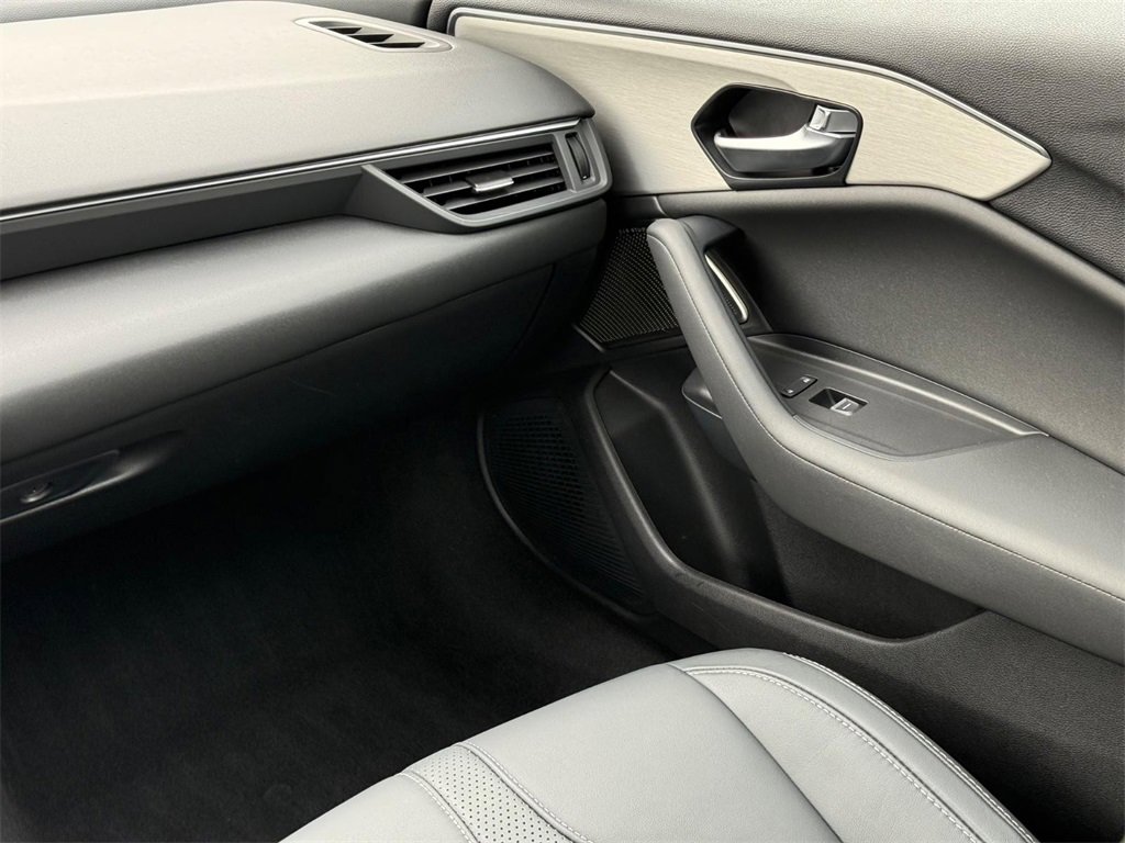 Certified 2025 Acura TLX w/ Technology Package image 15