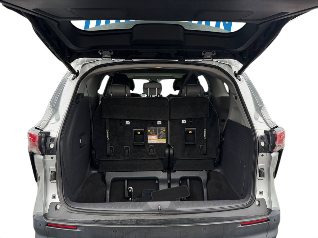 Used 2021 Toyota Sienna XLE image 28