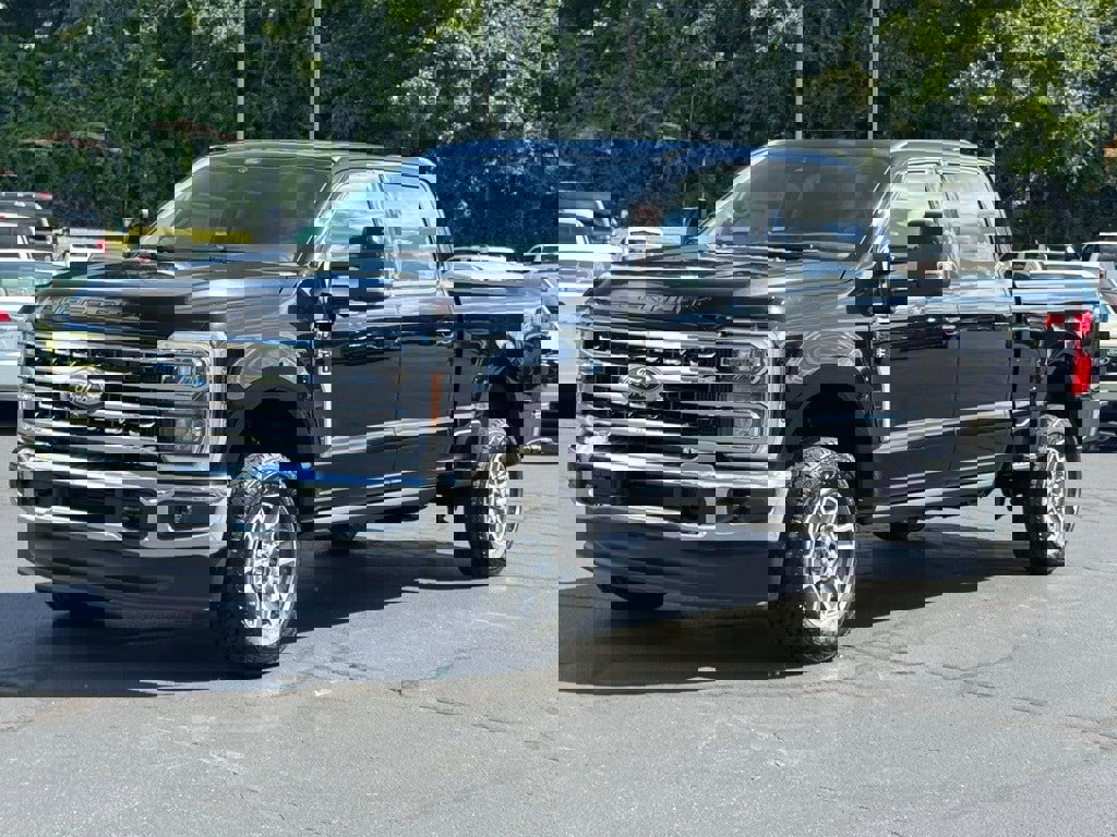 New 2026 Ford F250 Lariat w/ FX4 Off-Road Package image 2
