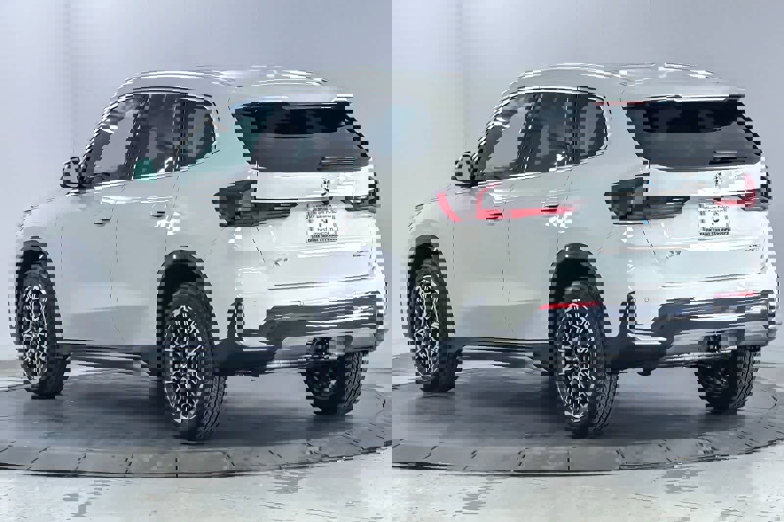 Used 2026 BMW X1 xDrive28i w/ Technology Package image 6