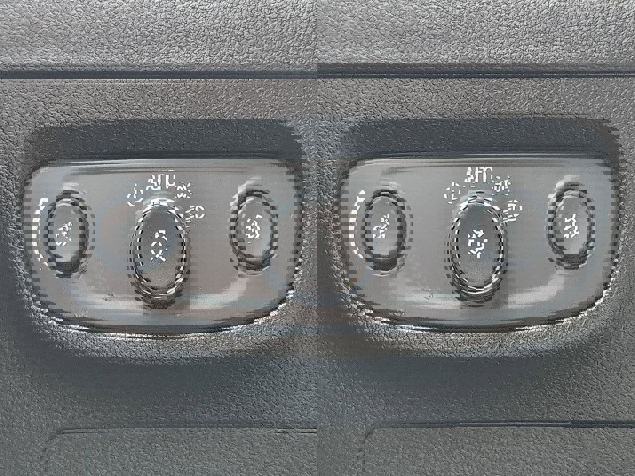 Used 2023 Buick Encore GX Essence w/ Experience Buick Package image 21