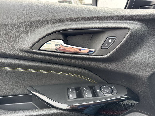 Certified 2025 Chevrolet Trax LT w/ Driver Confidence Package image 14