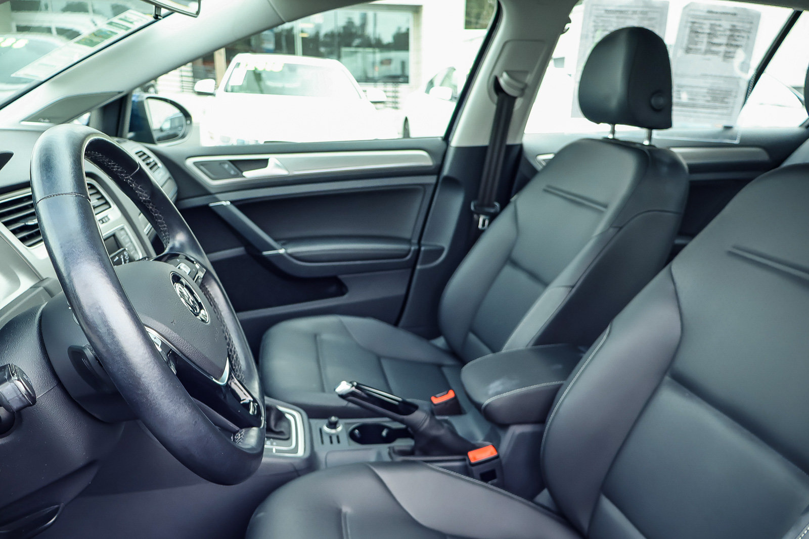 Used 2016 Volkswagen Golf SE w/ Lighting Package FWD image 14