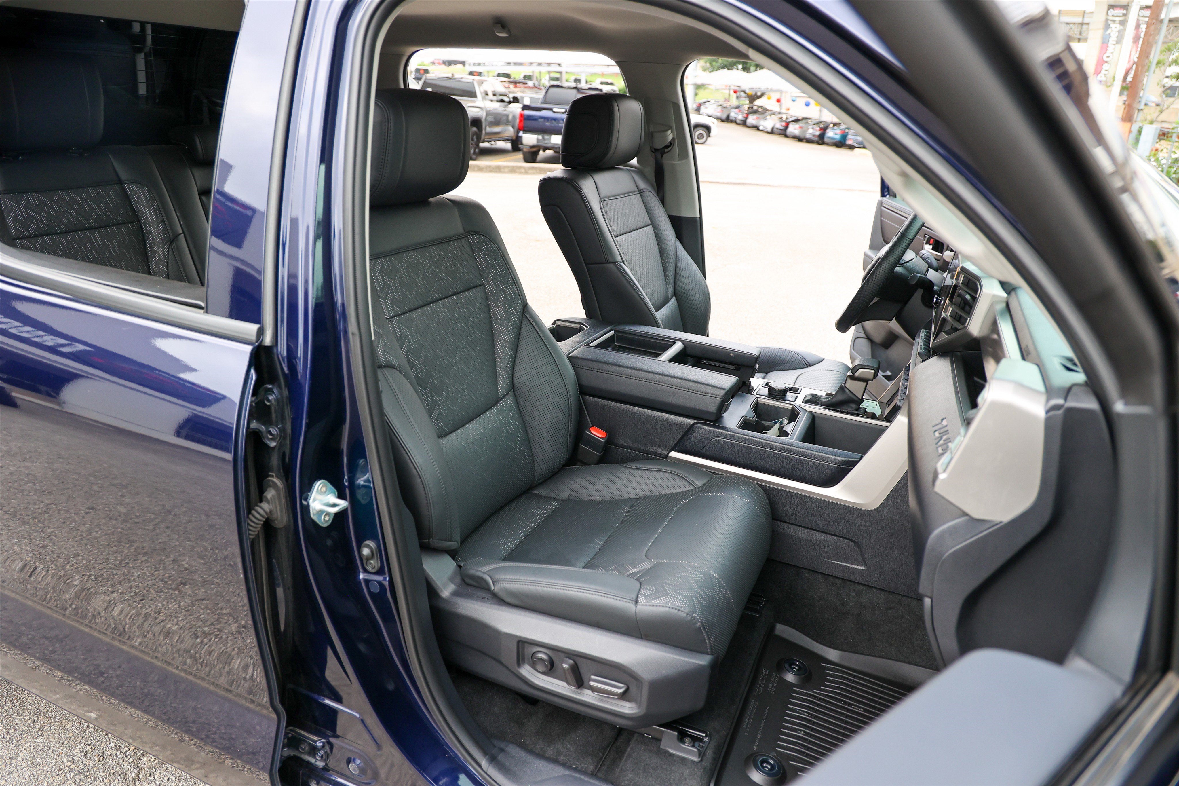 Used 2024 Toyota Tundra SR5 w/ SR5 Premium Package AWD/4WD image 36
