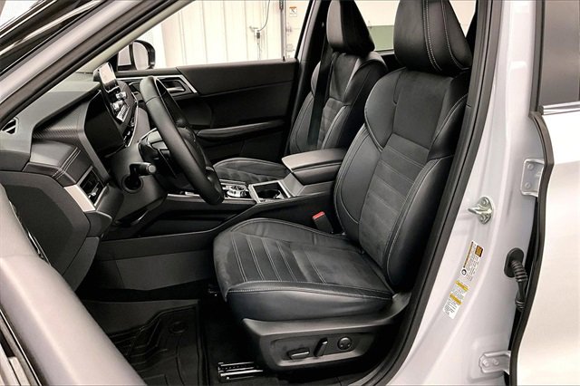 Used 2023 Mitsubishi Outlander Ralliart image 19