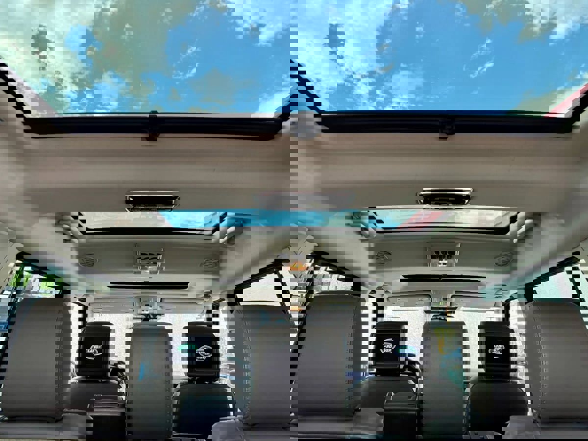 Used 2016 Land Rover LR4 HSE LUX image 36