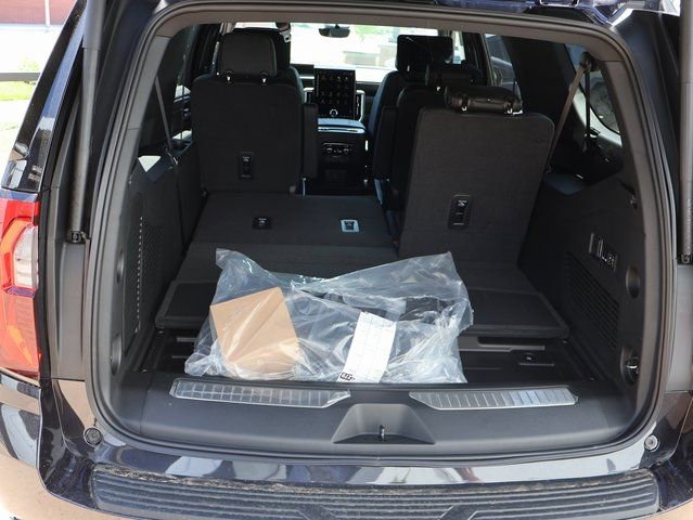 New 2026 GMC Yukon Elevation w/ Elevation Premium Package AWD/4WD image 16