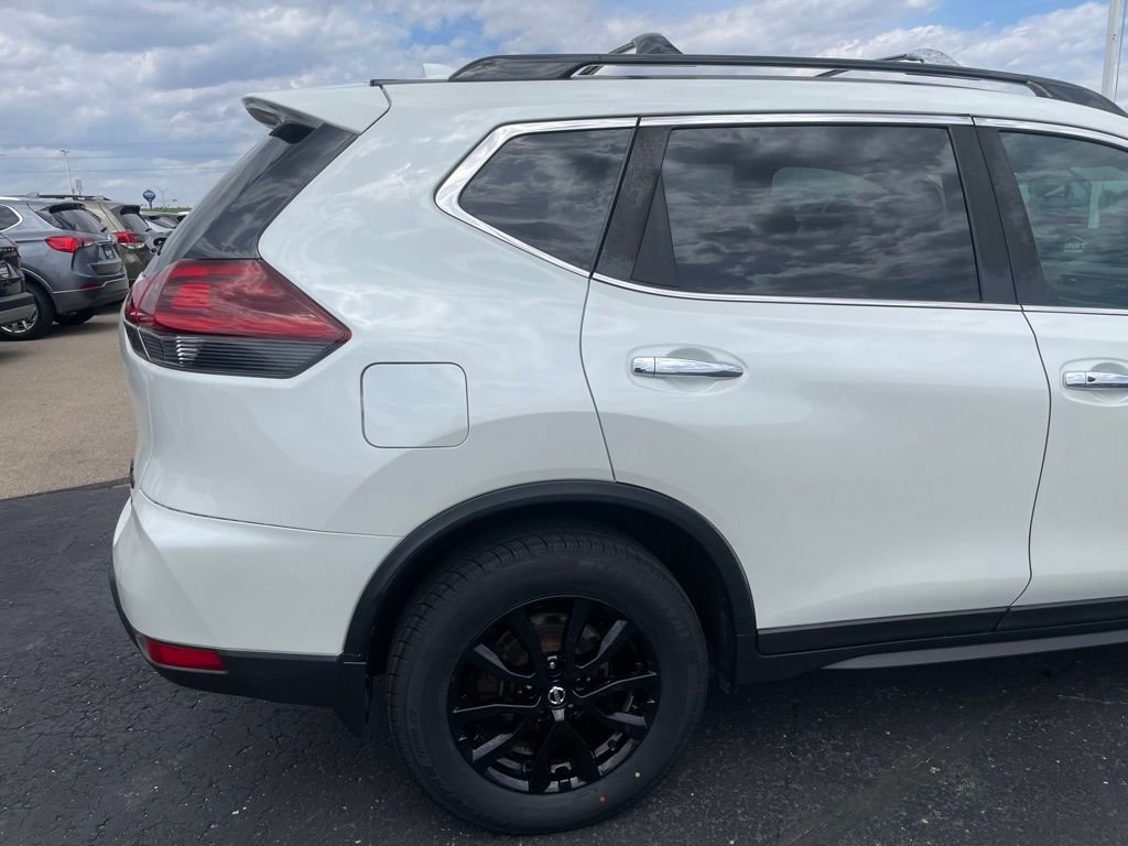Used 2018 Nissan Rogue SV AWD/4WD image 26