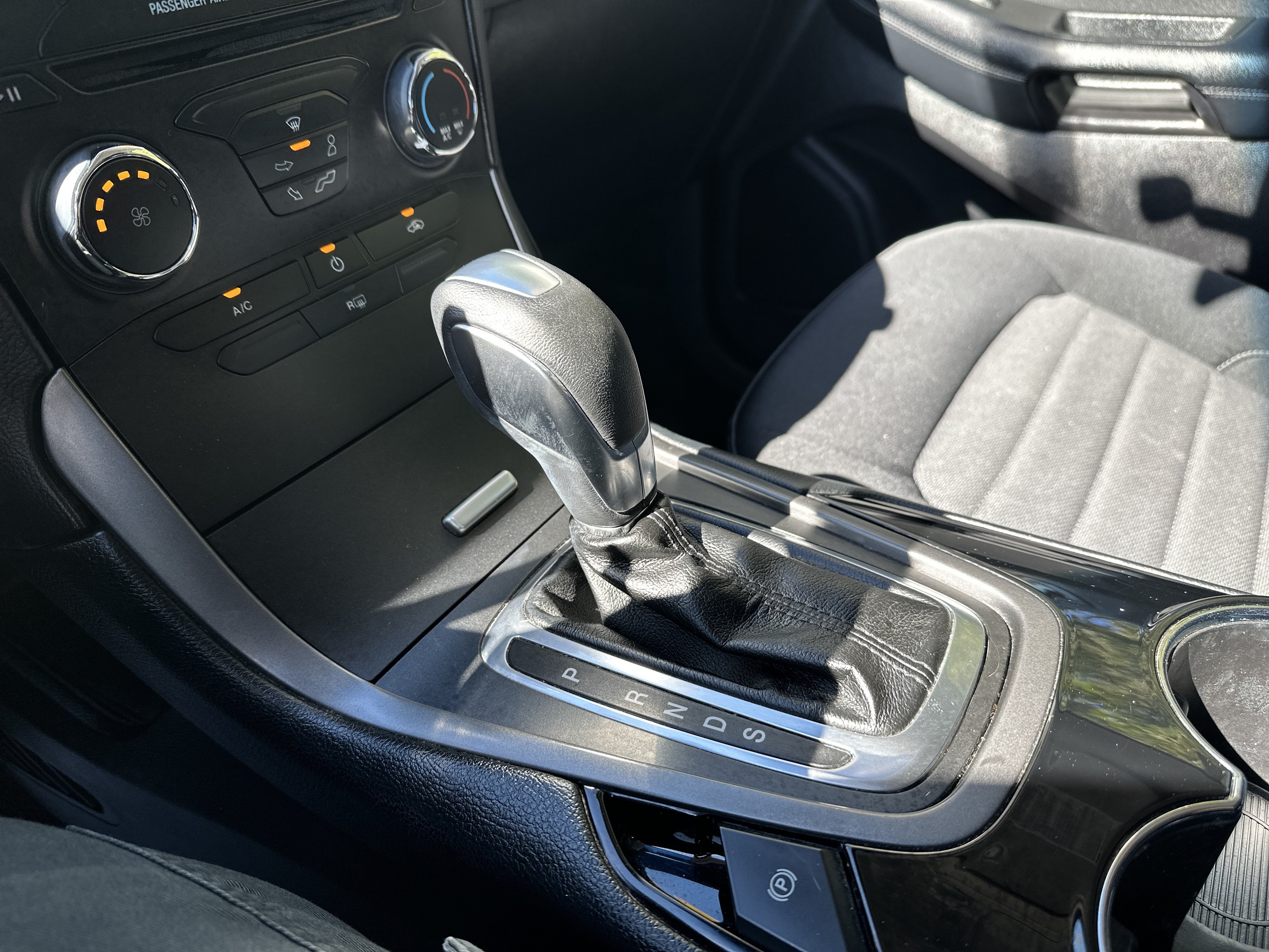 Used 2018 Ford Edge SE AWD/4WD image 19