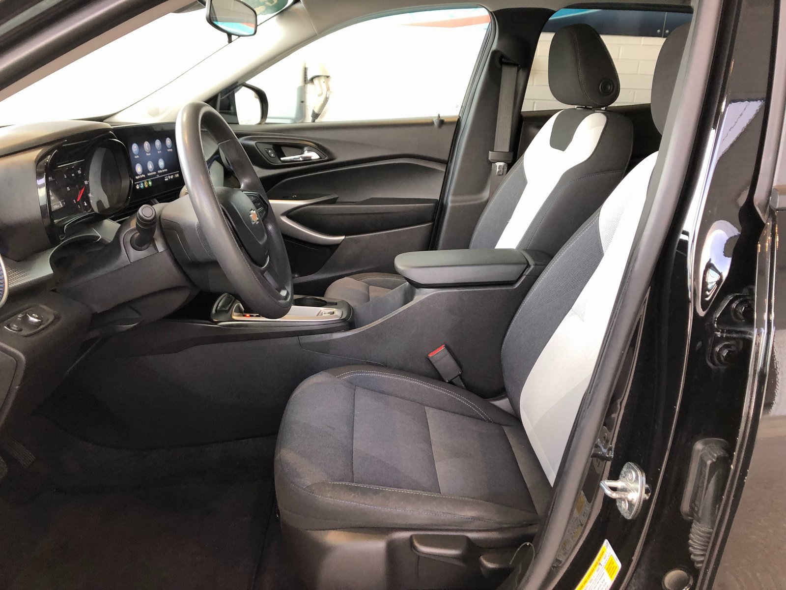 Certified 2024 Chevrolet Trax LS w/ LS Convenience Package image 19