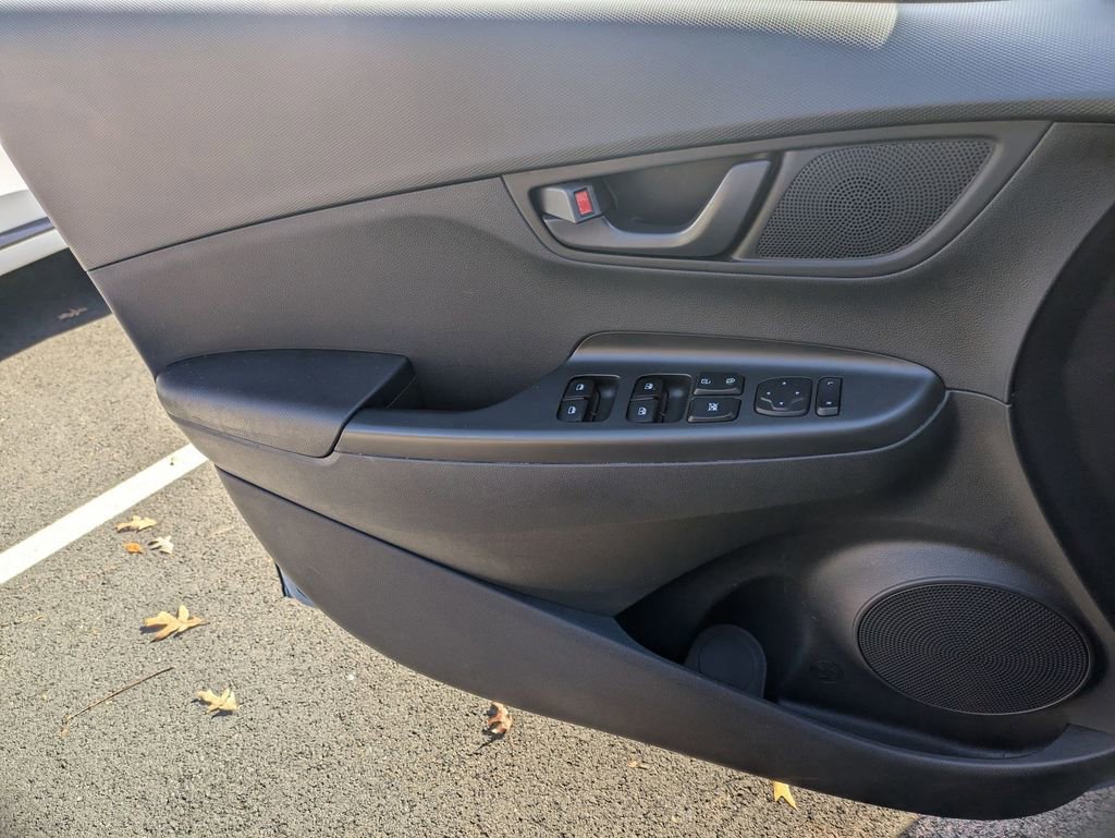 Certified 2023 Hyundai Kona SEL image 9