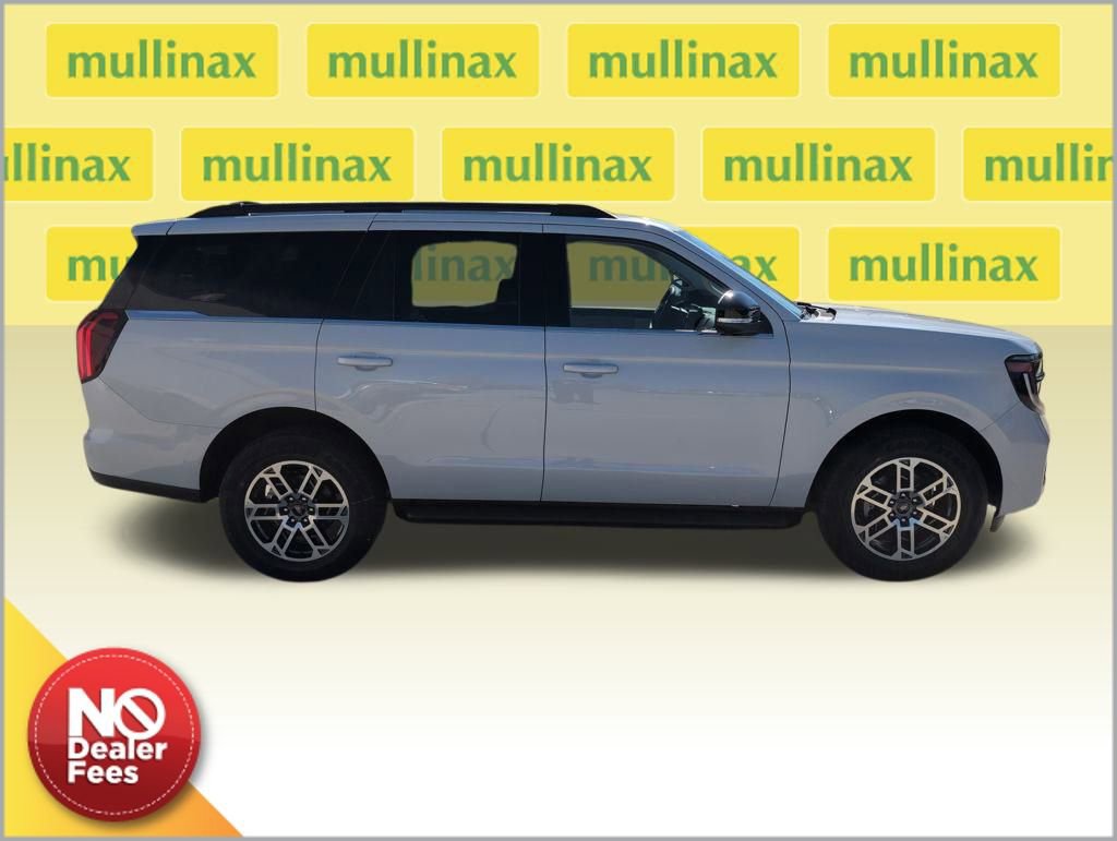 New 2026 Ford Expedition Active image 2