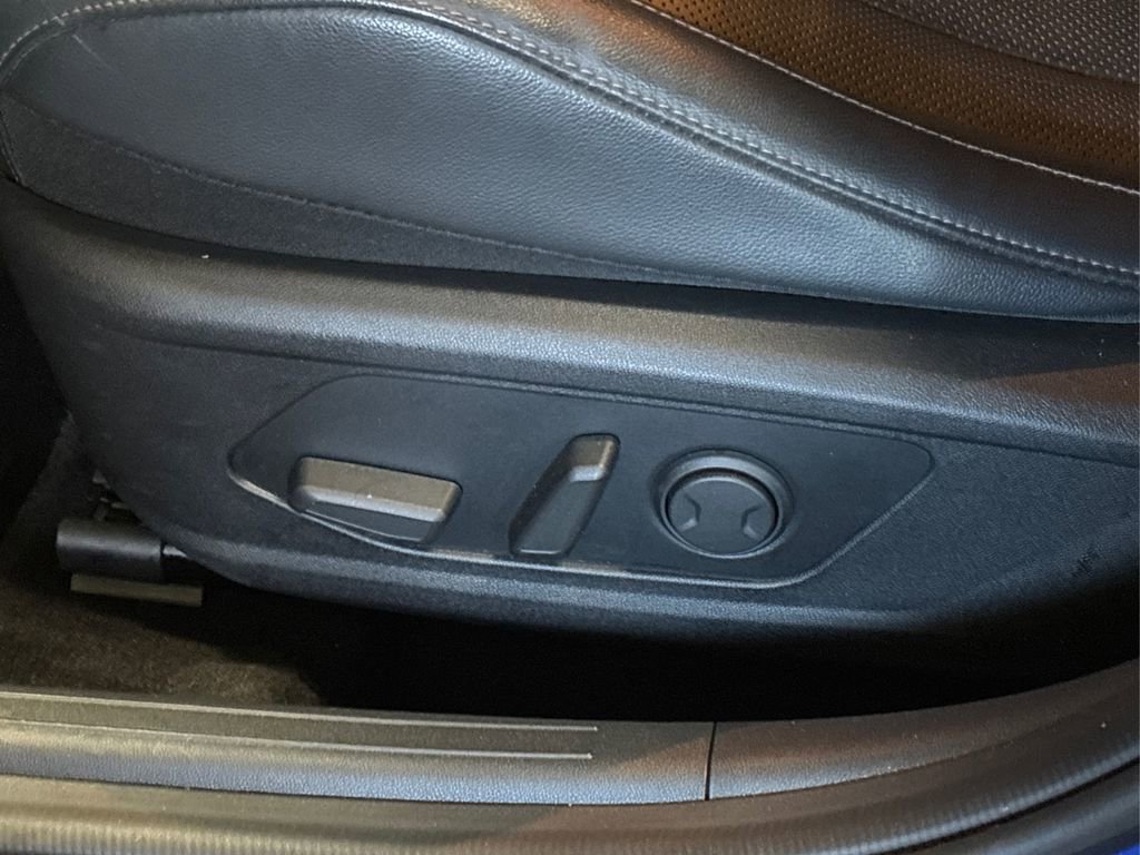 Used 2021 Hyundai Elantra Limited image 32