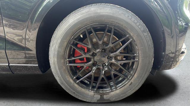 Used 2022 Genesis GV70 2.5T AWD/4WD image 23