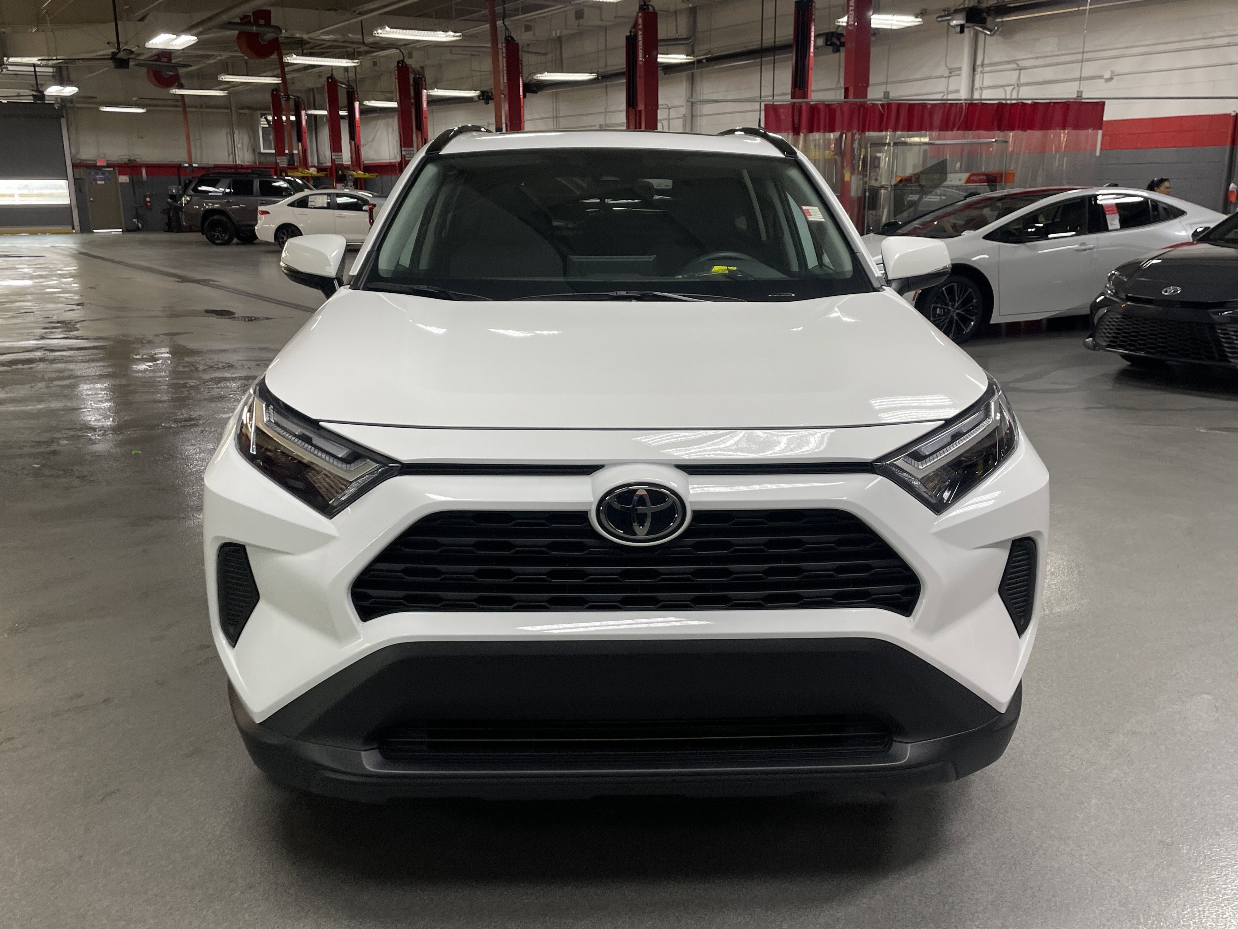 Used 2025 Toyota RAV4 XLE w/ Convenience Package image 3