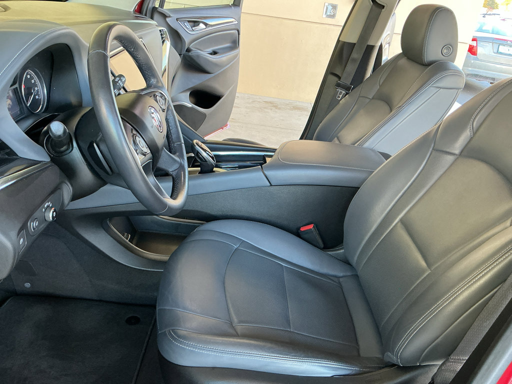 Used 2020 Buick Enclave Essence image 11