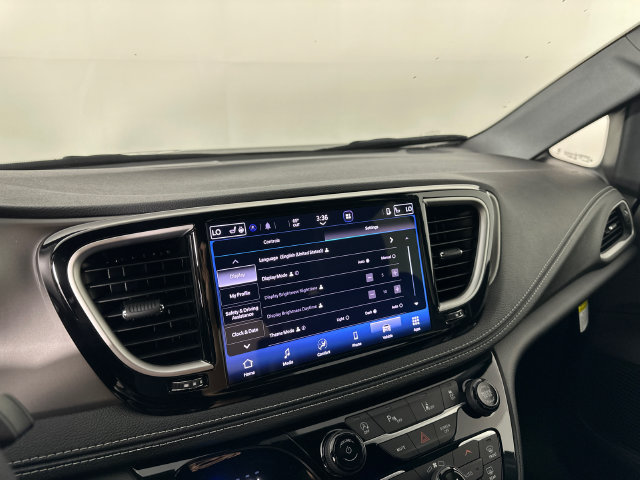 New 2027 Chrysler Pacifica Select FWD image 11