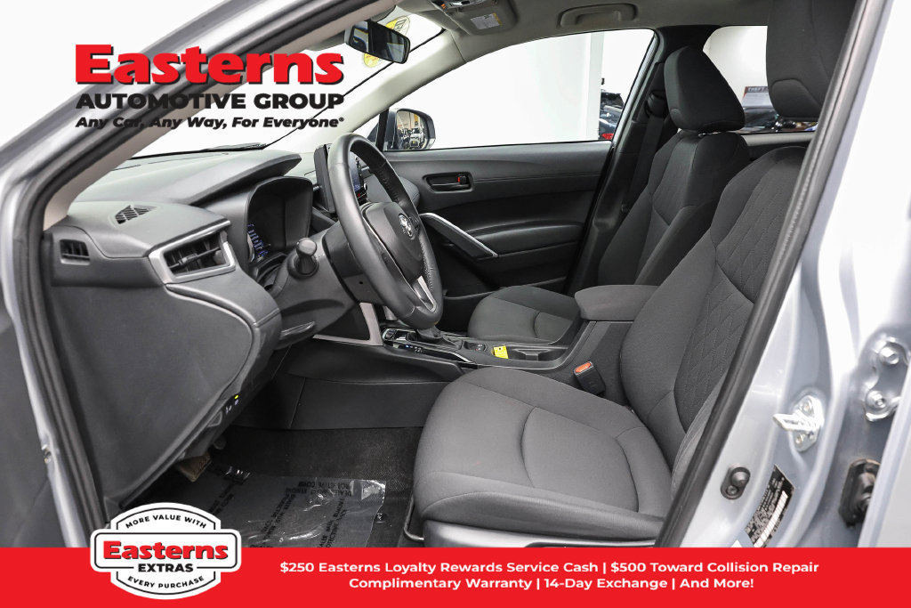 Used 2022 Toyota Corolla Cross LE AWD/4WD image 15
