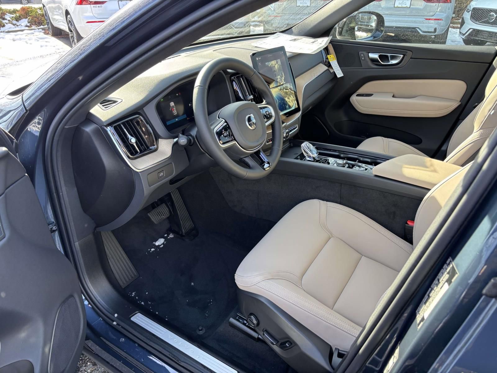 New 2026 Volvo XC60 B5 Plus w/ Protection Package Premier AWD/4WD image 22
