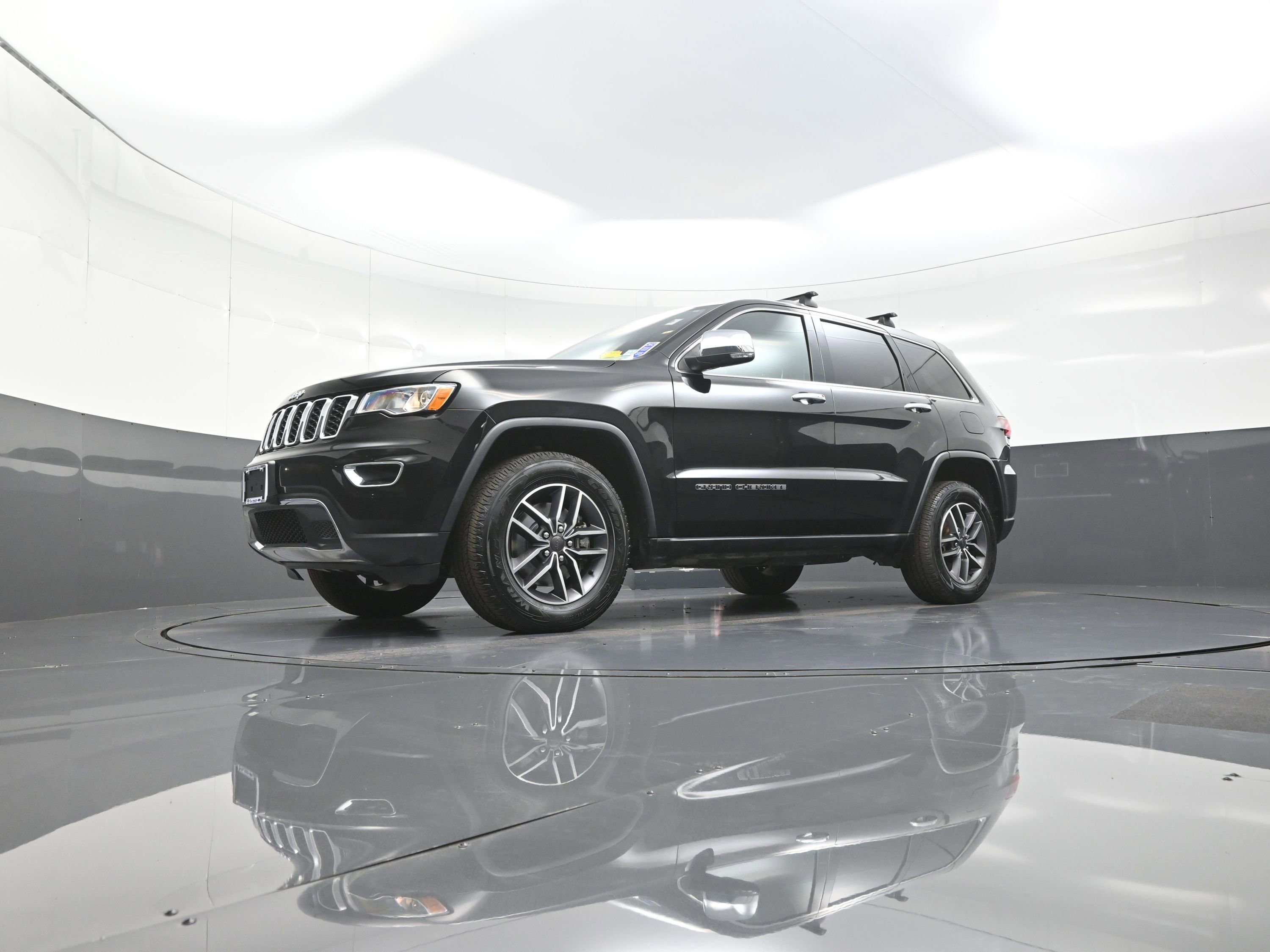 Used 2021 Jeep Grand Cherokee Limited w/ Trailer Tow Group IV image 11