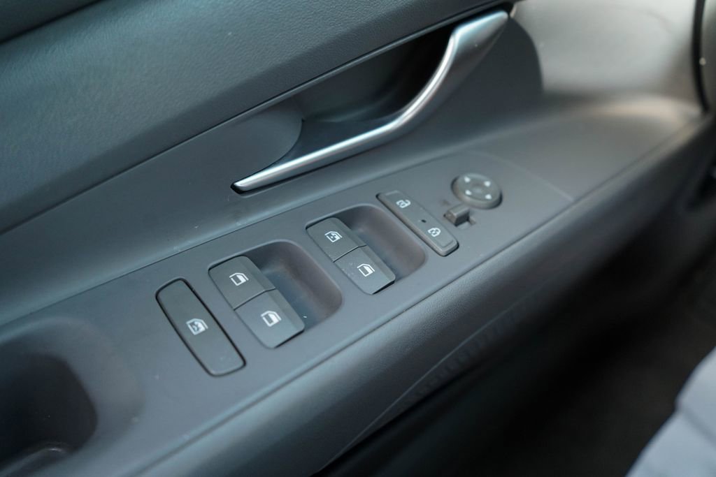 Used 2022 Hyundai Elantra SEL w/ Convenience Package image 23