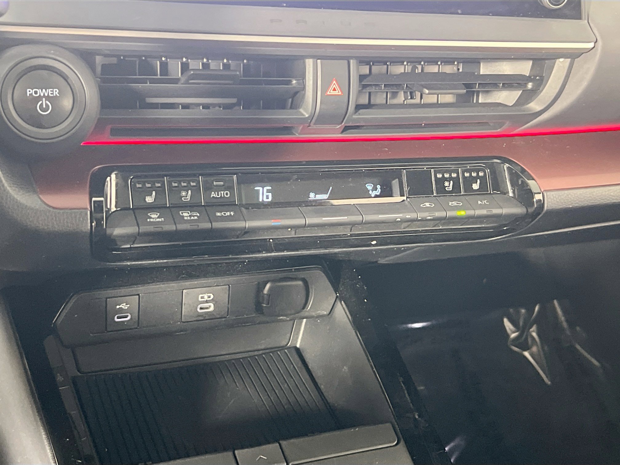 Used 2024 Toyota Prius Prime Premium w/ Advanced Technology Package image 15