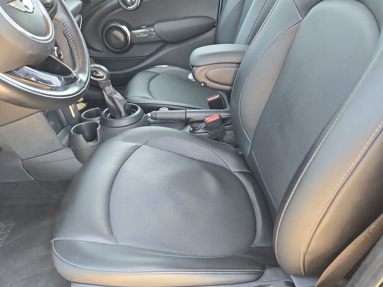 Used 2018 MINI Cooper 4-Door Hardtop FWD image 15