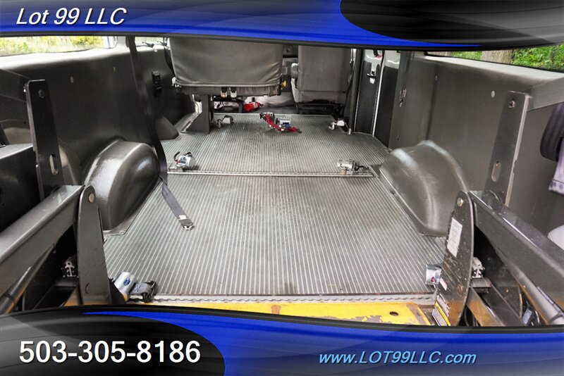 Used 2009 Ford E-250 and Econoline 250 Extended RWD image 4