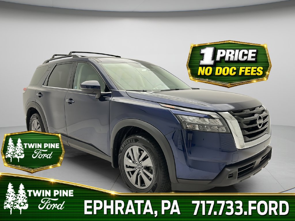 Used 2024 Nissan Pathfinder SV