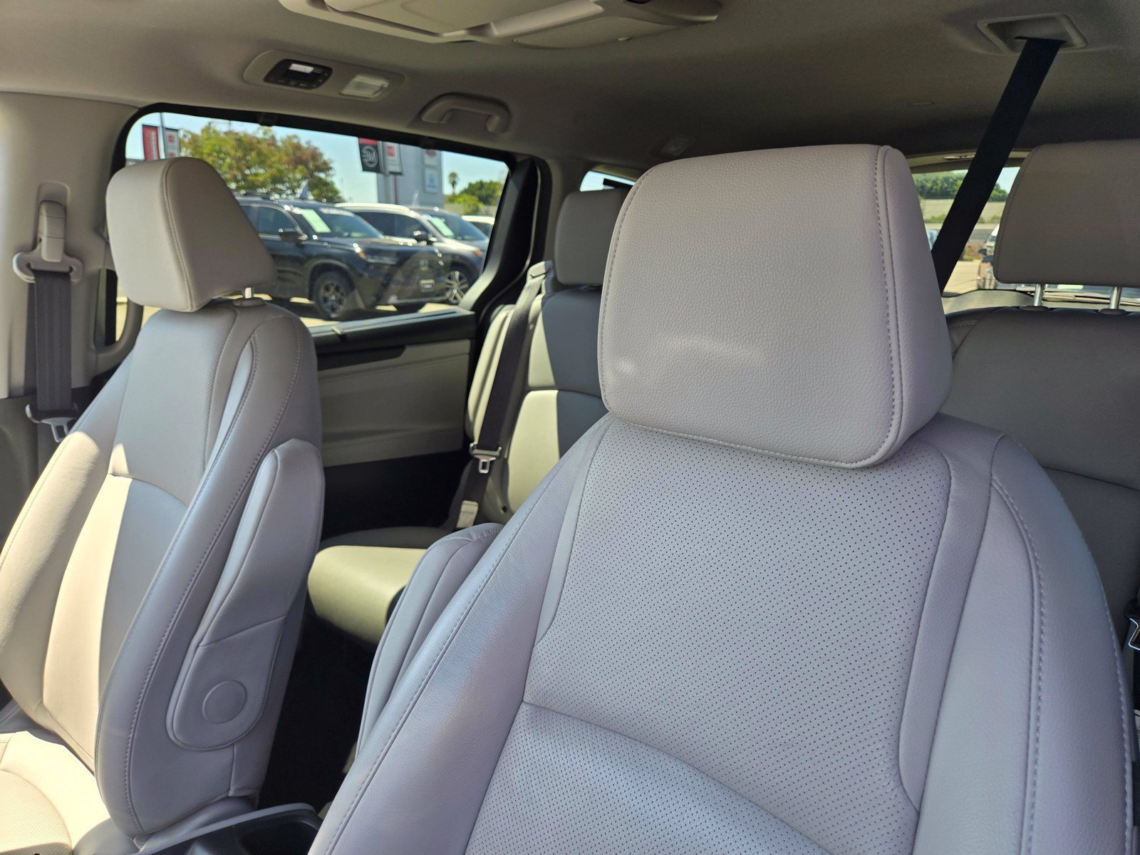 Used 2020 Honda Odyssey Elite image 13