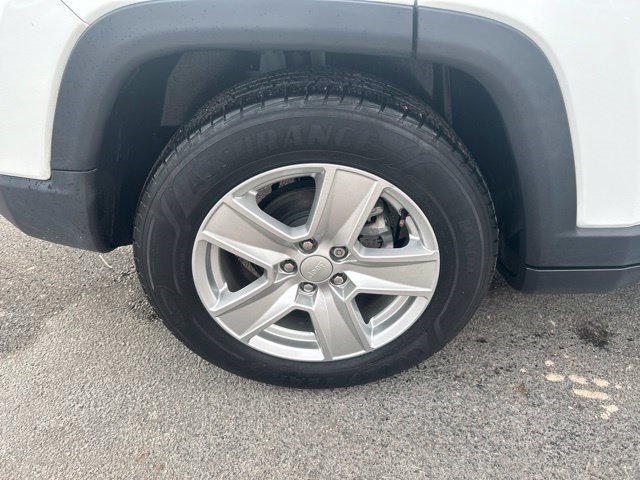 Used 2022 Jeep Compass Latitude FWD image 39