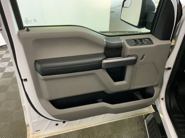 Used 2019 Ford F150 XLT w/ Equipment Group 302A Luxury AWD/4WD image 27