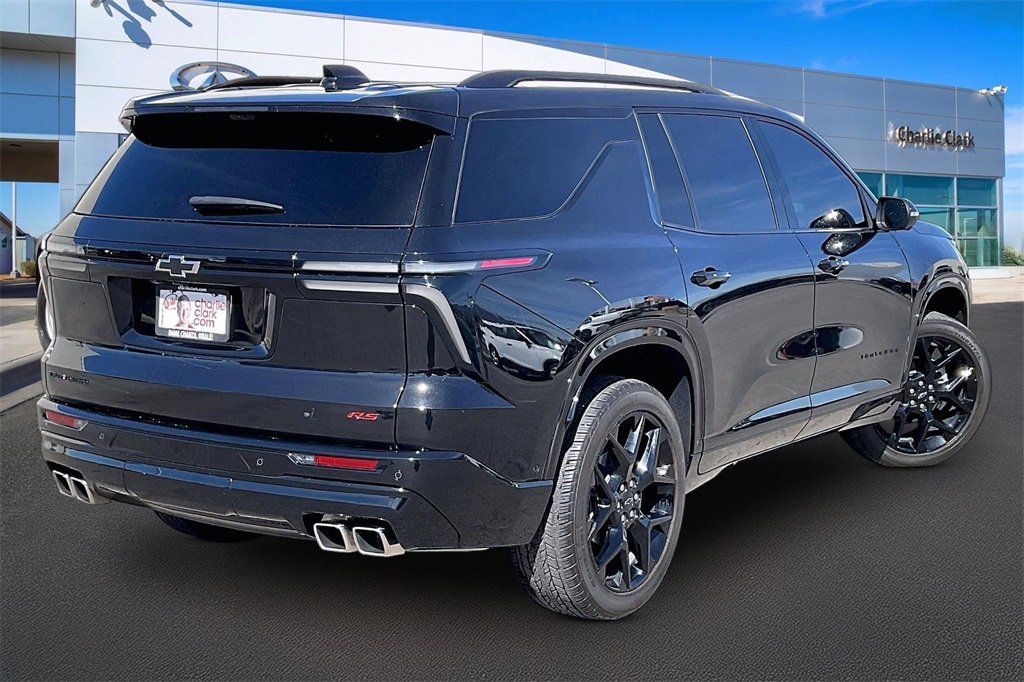 Used 2024 Chevrolet Traverse RS image 2