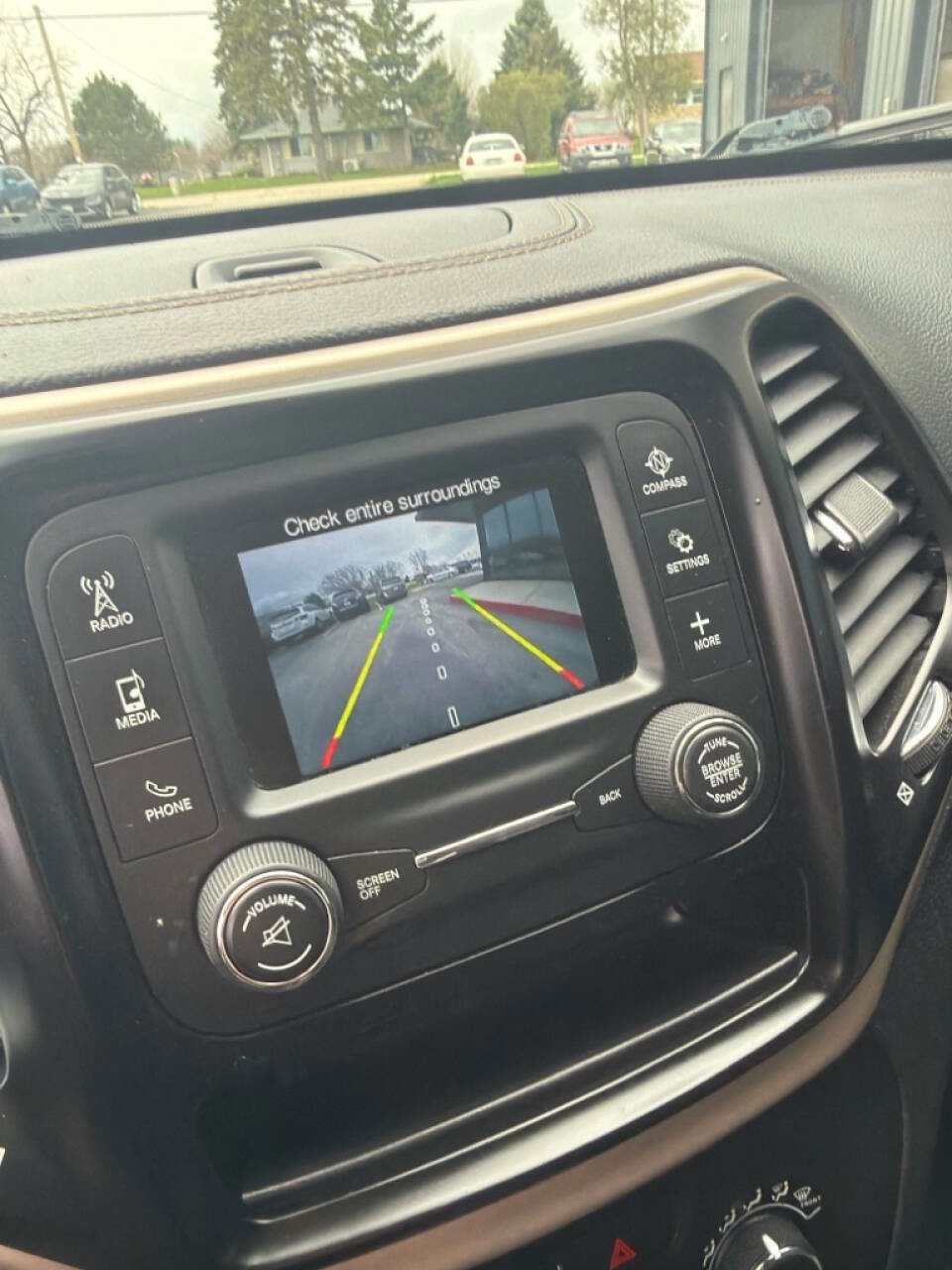 Used 2016 Jeep Cherokee Sport AWD/4WD image 14