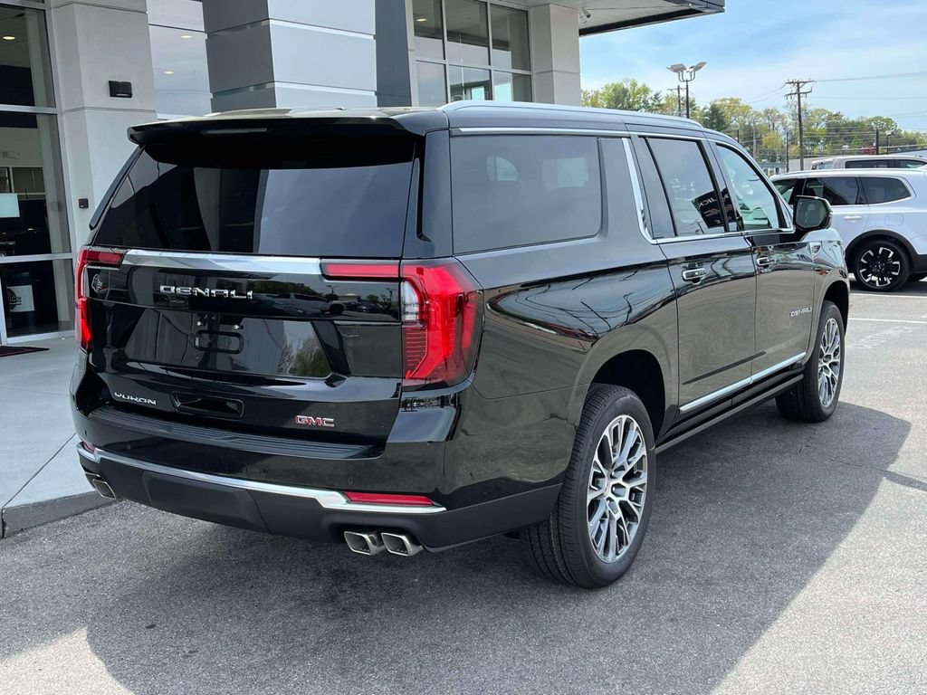 New 2026 GMC Yukon XL Denali w/ Denali Reserve Package AWD/4WD image 3