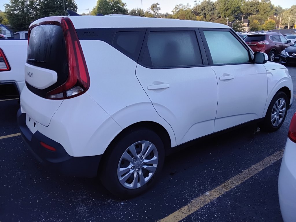 Used 2022 Kia Soul LX FWD image 5