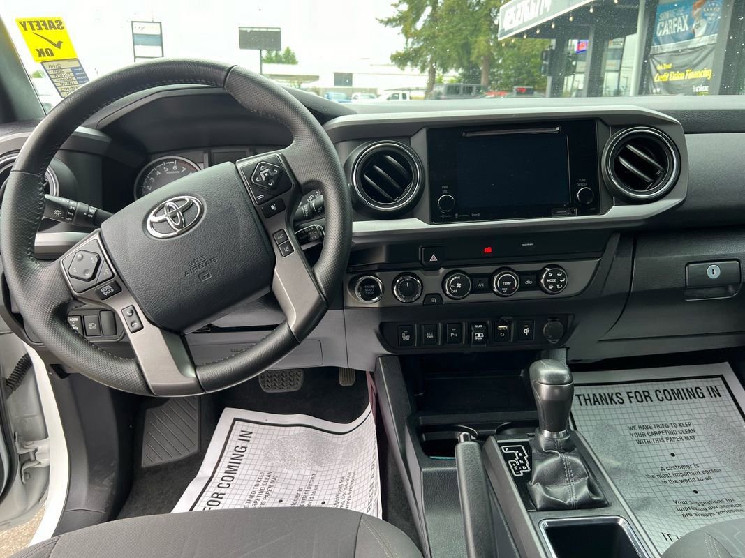 Used 2019 Toyota Tacoma TRD Sport w/ Technology Package AWD/4WD image 15