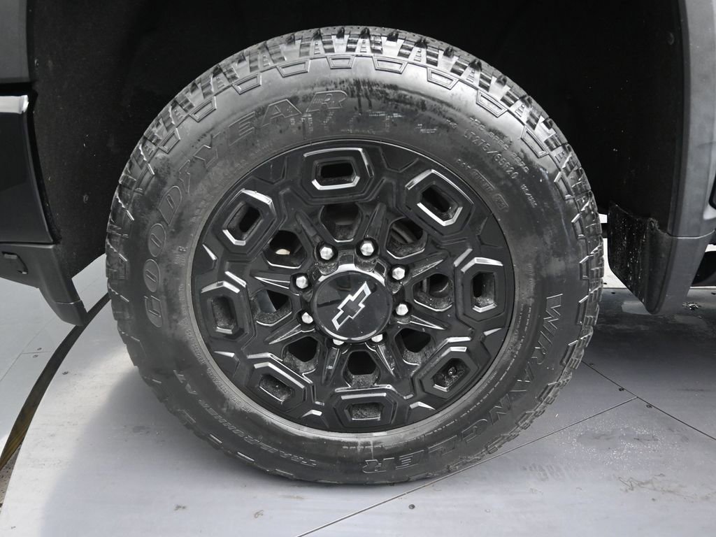 Used 2022 Chevrolet Silverado 2500 LTZ w/ LTZ Plus Package image 9