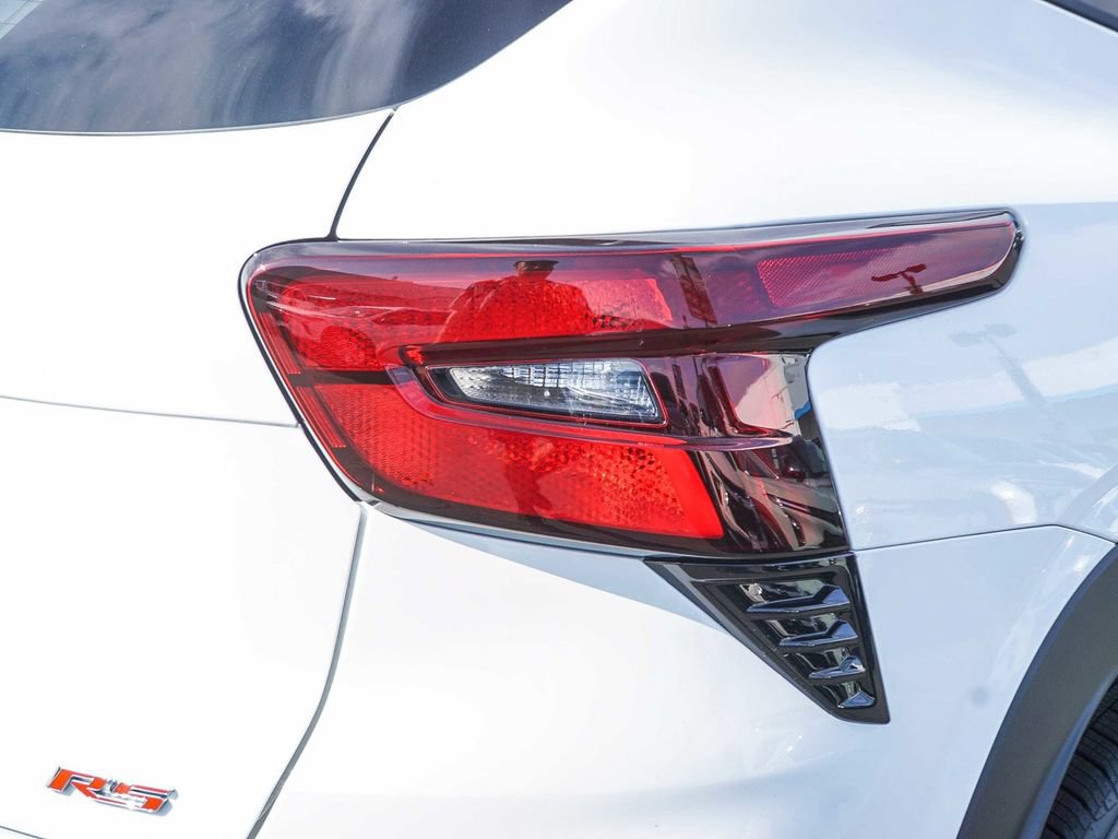 New 2026 Chevrolet Trax RS w/ Sunroof Package FWD image 7