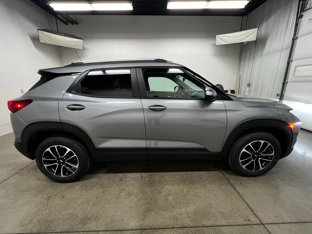 New 2026 Chevrolet TrailBlazer LT w/ Driver Confidence Package FWD image 2